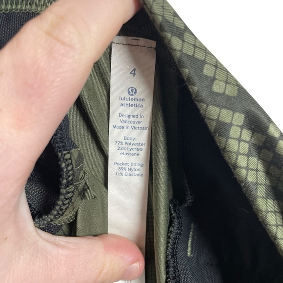 Lululemon Jet Crop Slim Luxtreme Pants Ziggy Snake Fatigue Green Gator Size 4 - Picture 16 of 16